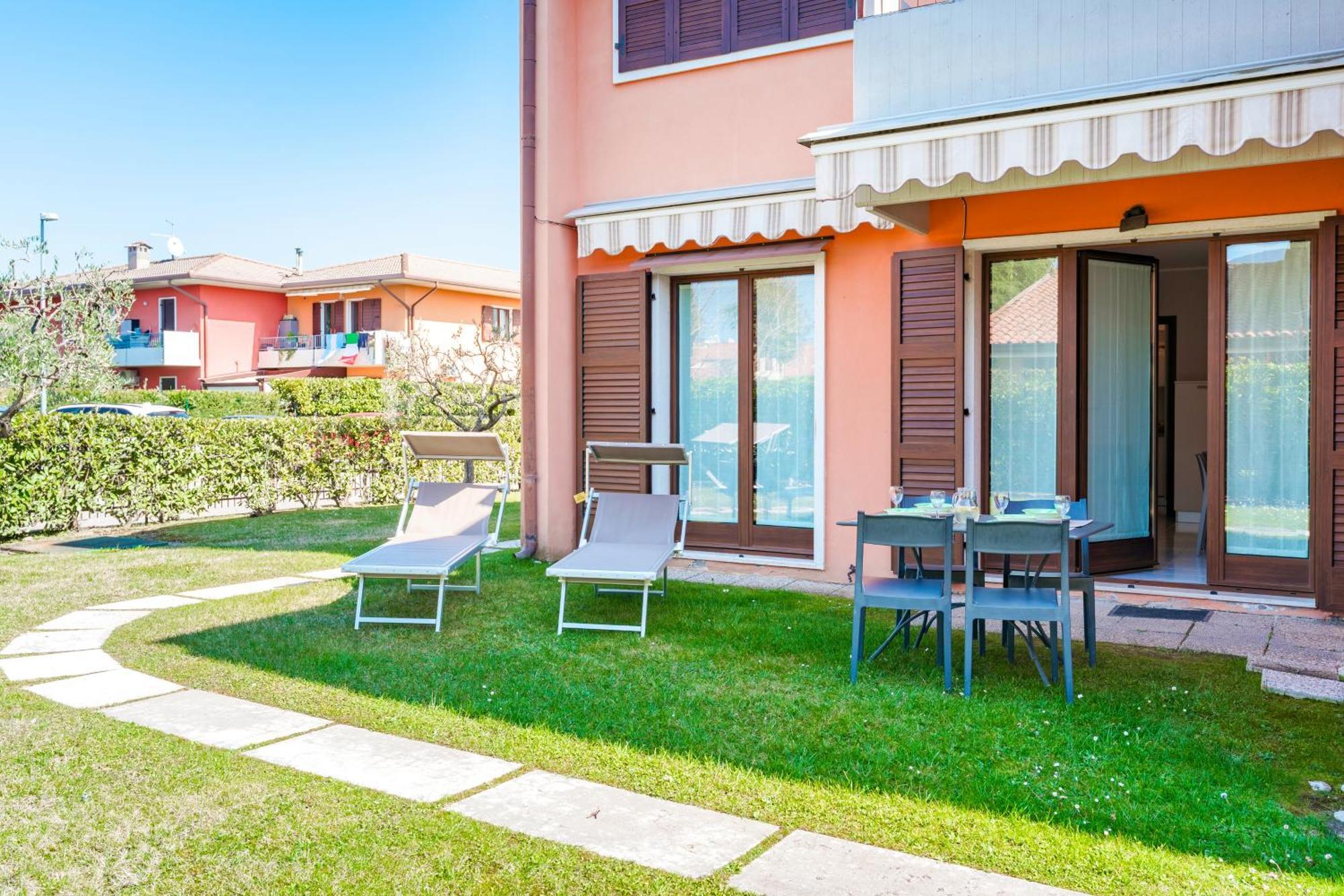 Apartments Blitz - Regarda Travel Lazise Esterno foto